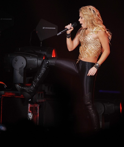 big_shakira_10231.jpg