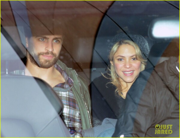 shakira-gerard-pique-leave-hospital-with-baby-milan-04.jpg