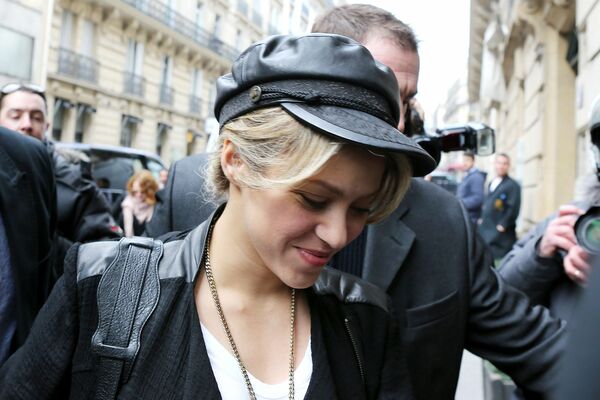 Shakira_PARIS_FRANCE_281429.jpg