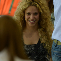 04shakira-confe998at.jpg