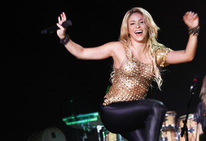 2011aeshakira6_full.jpg