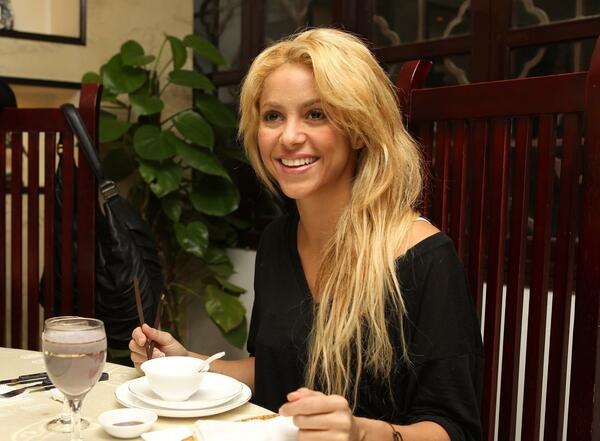 2www_shakira-argentina_com_ar.jpg