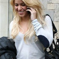 shakira-030111-1.jpg