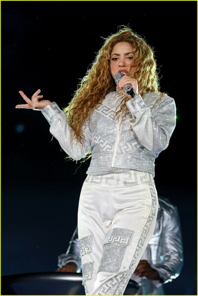 shakira-concert-colombia-16.jpg