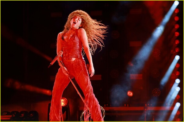 shakira-concert-colombia-43.jpg