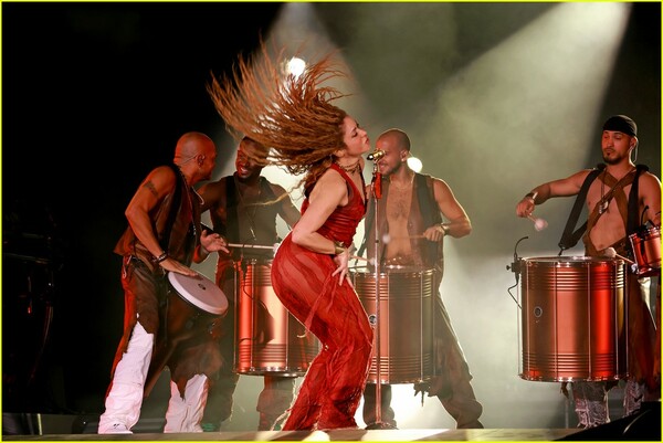 shakira-concert-colombia-46.jpg