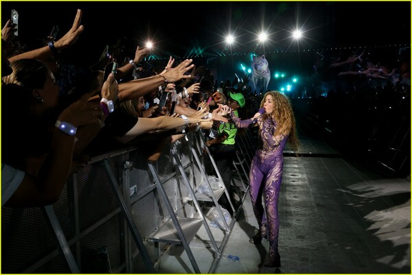 shakira-concert-colombia-53.jpg