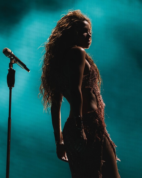 shakira_1747423929_3633977763309734733_217867189.jpg