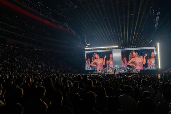 83807104007-05222025-shakira-drm-003.jpg