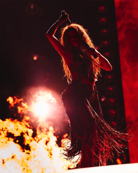 shakira_1747978120_3638626657032818441_217867189.jpg