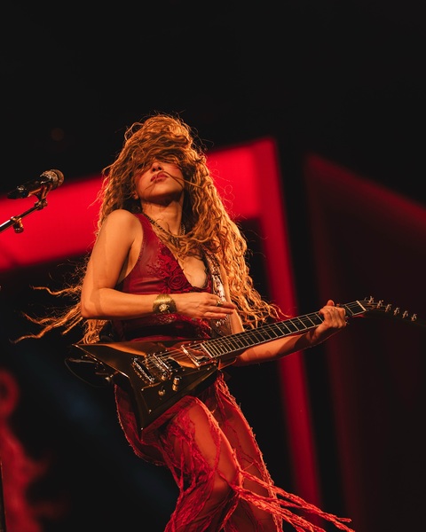 shakira_1748982957_3647055842718465060_217867189.jpg