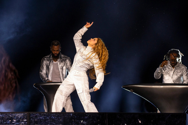 TOS-L-shakira-orlando-concert-01.jpg