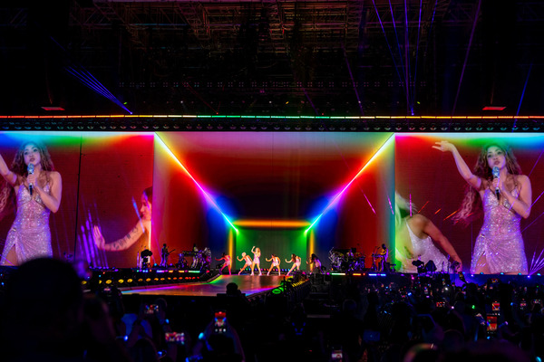 TOS-L-shakira-orlando-concert-24.jpg