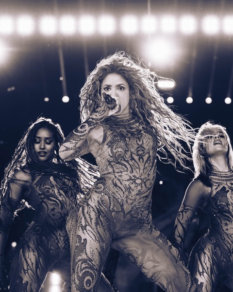 shakira_1749128400_3648237907441962117_217867189.jpg
