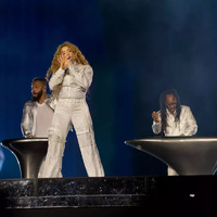 shakira_performance-4.jpg