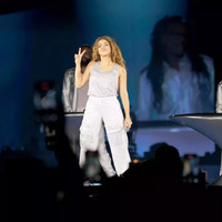 shakira_performance-7.jpg