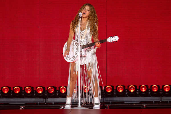6_11_25_shakira_globe_life_photo_by_andrew_sherman-117.jpg