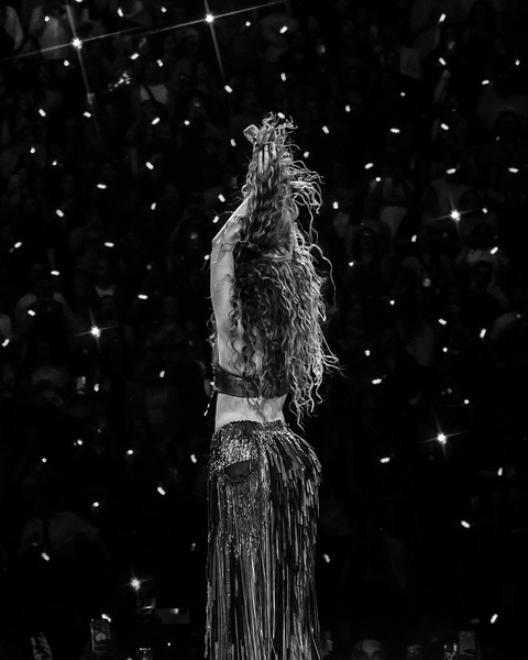shakira_1749736800_3653327704388919710_217867189.jpg