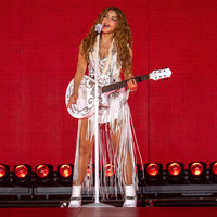 6_11_25_shakira_globe_life_photo_by_andrew_sherman-117.jpg