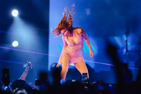 20615500_web1_WEB-KATS-SHAKIRA-JUN29-25-MC-0018.jpg