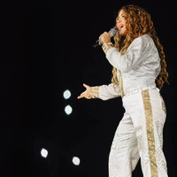 20615500_web1_WEB-KATS-SHAKIRA-JUN29-25-MC-0007.jpg