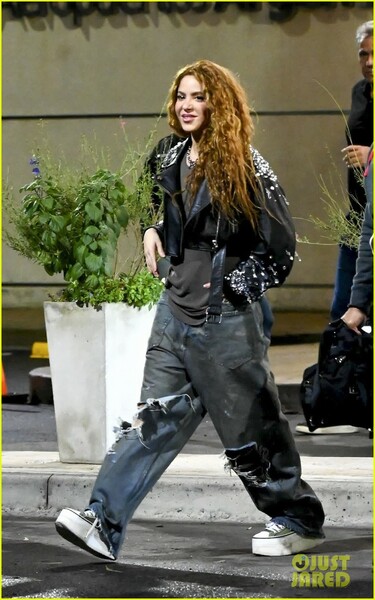 shakira-argentina-after-hospital-01.jpg