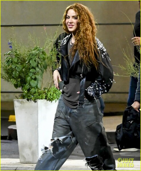 shakira-argentina-after-hospital-05.jpg