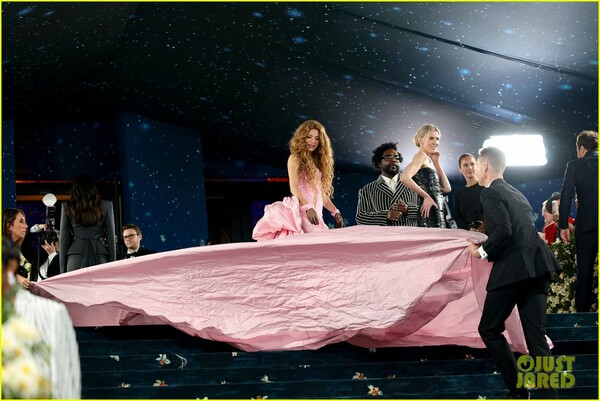 shakira-met-gala-2025-16.jpg
