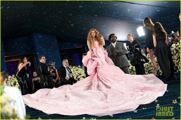 shakira-met-gala-2025-17.jpg