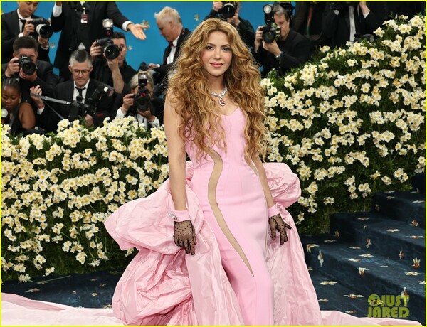 shakira-met-gala-2025-27.jpg