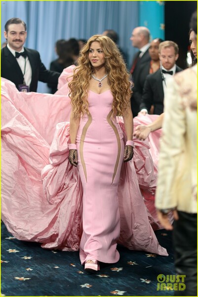 shakira-met-gala-2025-3.jpg