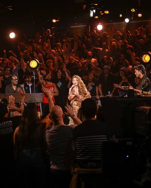fallontonightbts_1747713779_3636409202945061511_53135245541.jpg