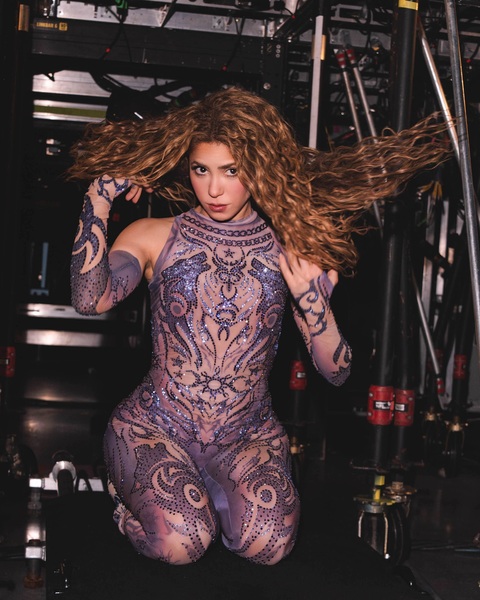 shakira_1748982957_3647055842709872154_217867189.jpg