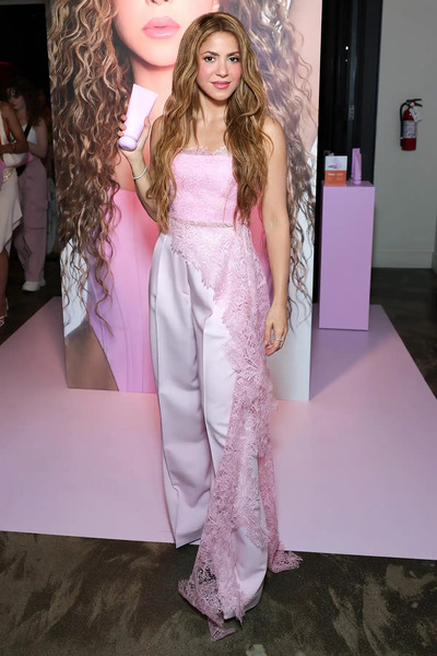 shakira-isima-launch-party-1-080425-9010947cf6ae4f41af2f8eaad651ba69.jpg