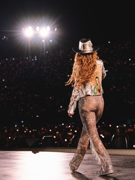 shakira_1756602607_3710974096516593815_217867189.jpg