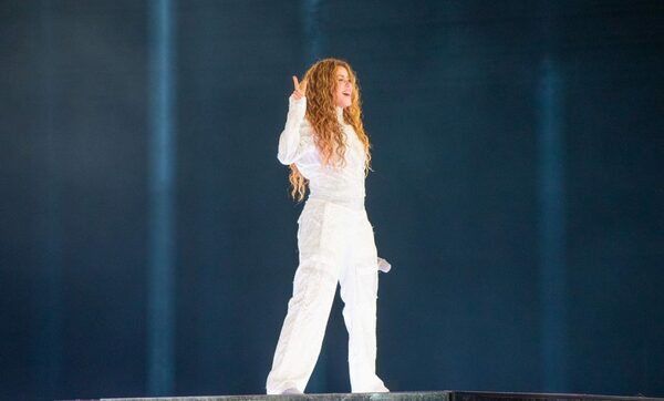 Con-broche-de-oro-Shakira-cierra-en-Veracruz-su-tour-por-Mexico-foto-cortesia-Ben-tejeda.jpg