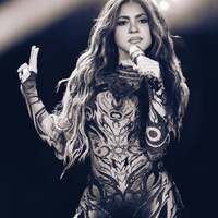 shakira_1759092914_3731864306007860092_217867189~0.jpg