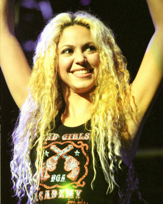 Shakira-35B15D.jpg