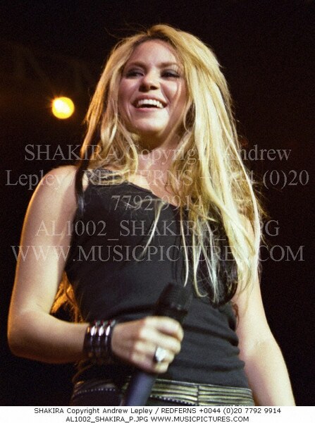 al1002_shakira_p.jpg