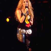 SHAKIRA_28888316903.jpg