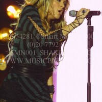 wmasmn001_shakira_p.jpg