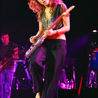 45707_shakira_liveconcert09_122_433lo.jpg