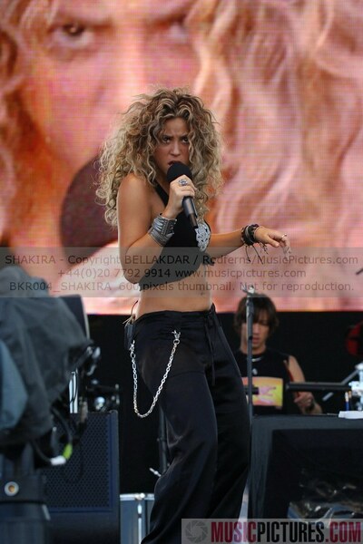 BKR004_SHAKIRA_65B15D.jpg