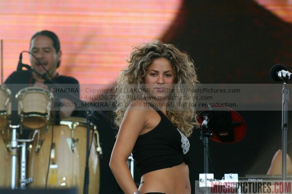 BKR005_SHAKIRA_65B15D.jpg