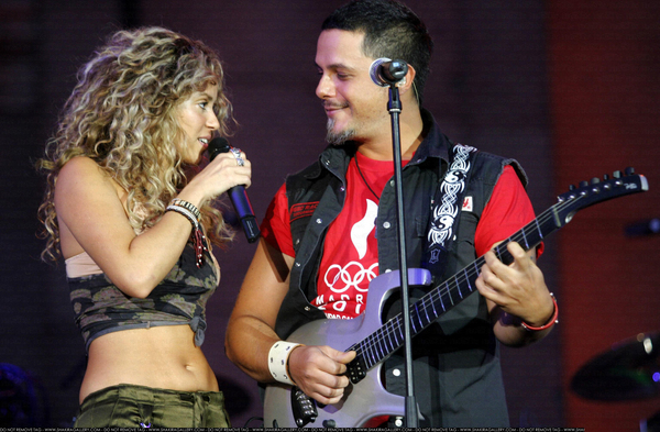 tag_rtrlive901003.jpg