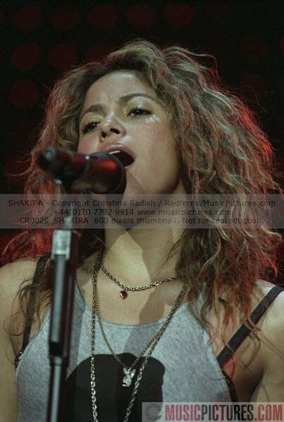 CR0029_SHAKIRA_65B15D.jpg