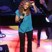 SHAKIRA032306_010~0.JPG