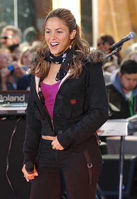 R0122-Shakira13056827.jpg