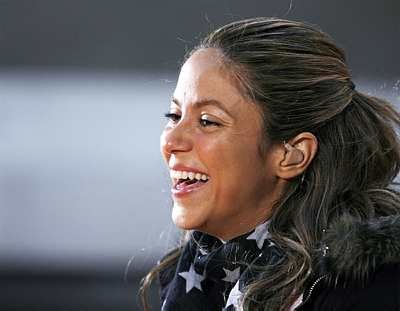 R0122-Shakira_FL056394.jpg