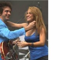 95612_shakiraycerati.jpg